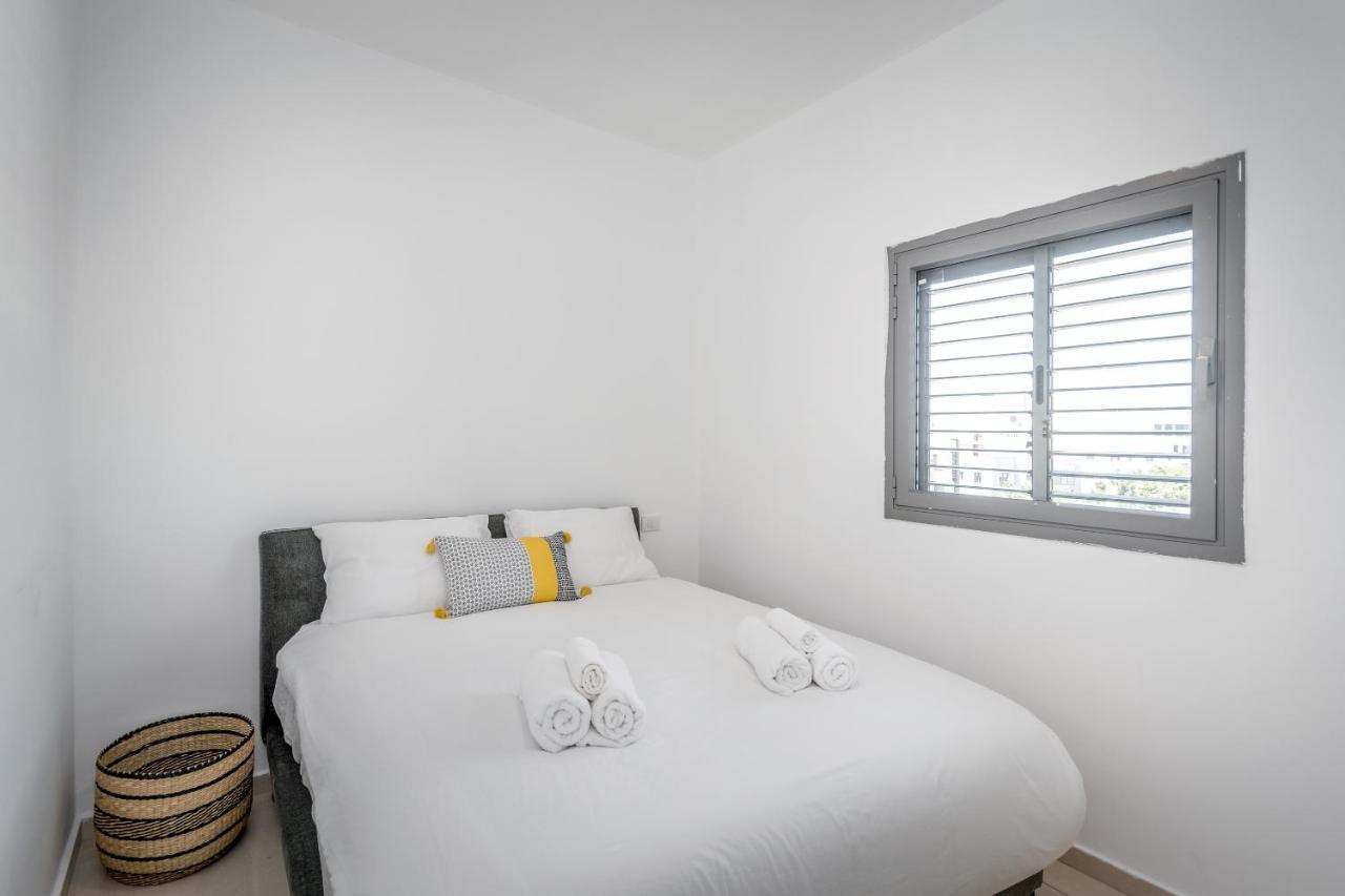 Superb 1,5 Bdr W Balcony Close To The Beach 텔아비브 외부 사진